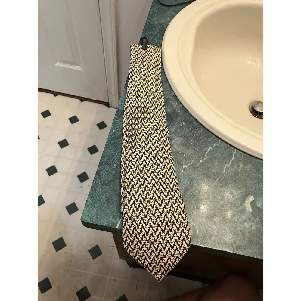 Hermès Paris Silk Tie Yellow Grey Chain Link Pattern 7491 IA Made in France
